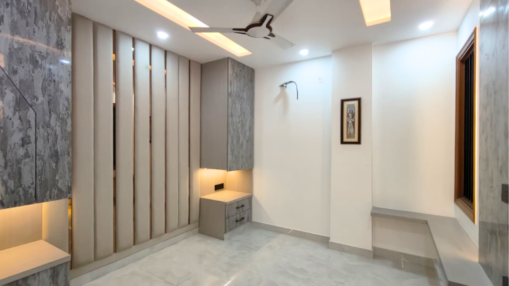 4 BHK flat in West Delhi