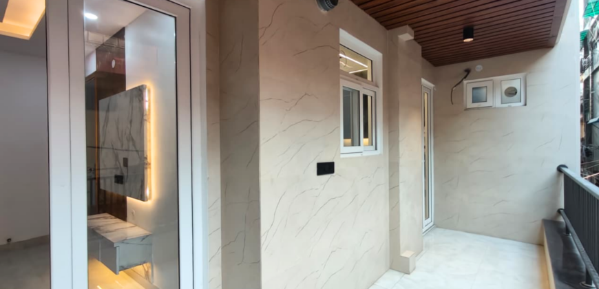 Ready to Move 4 BHK Flat in Bhagwati Extension Dwarka Mor, Delhi