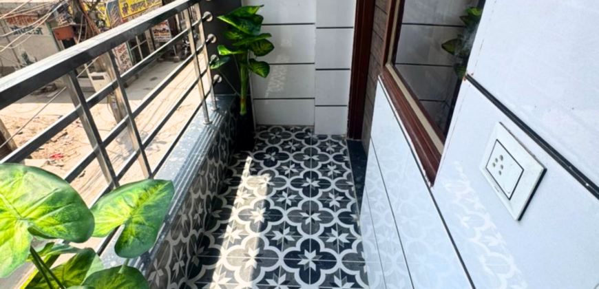 Front Side 3BHK Flat for Sale in Dwarka Mor, Delhi | Prime Location