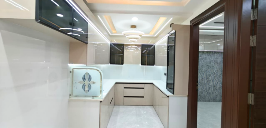 Ready to Move 3 BHK Flat in Jain Road Mohan Garden Near Nawada Metro West Delhi