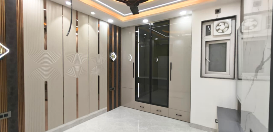 Ready to Move 3 BHK Flat in Jain Road Mohan Garden Near Nawada Metro West Delhi