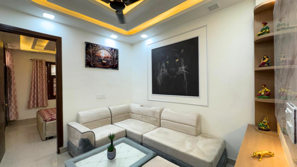 1BHK Flat in Dwarka Mor Near Metro Station