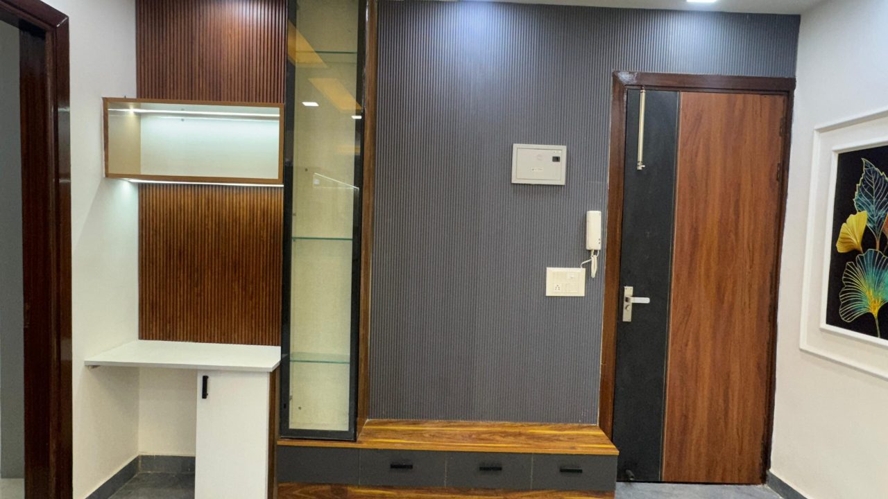 3BHK Flat in P Block Mohan Garden | 85 Gaj with Lift & Parking