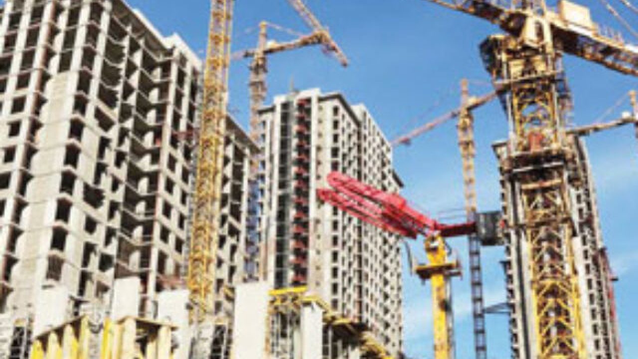 34884-RealEstateMarket-TowerCrane