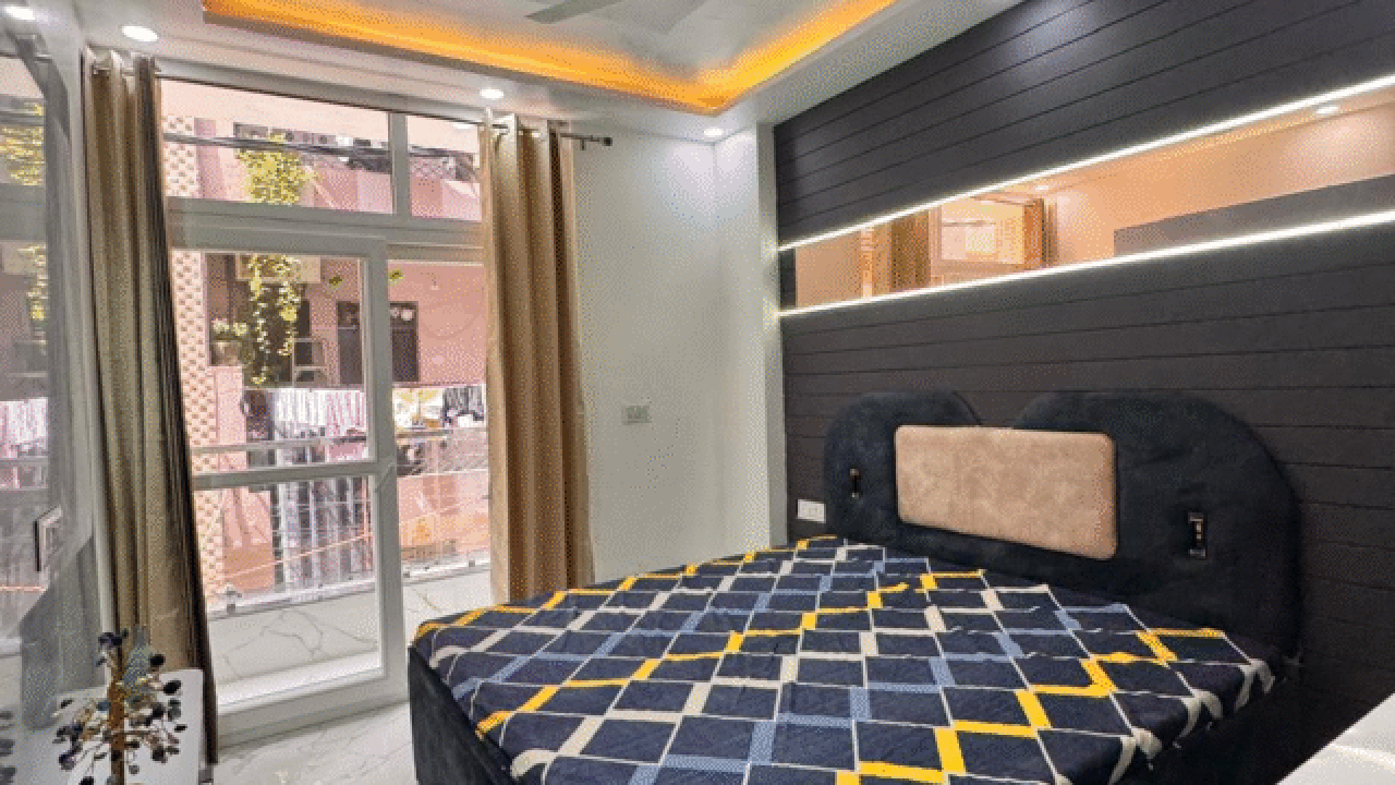 Modern 3 BHK bedroom in Uttam Nagar
